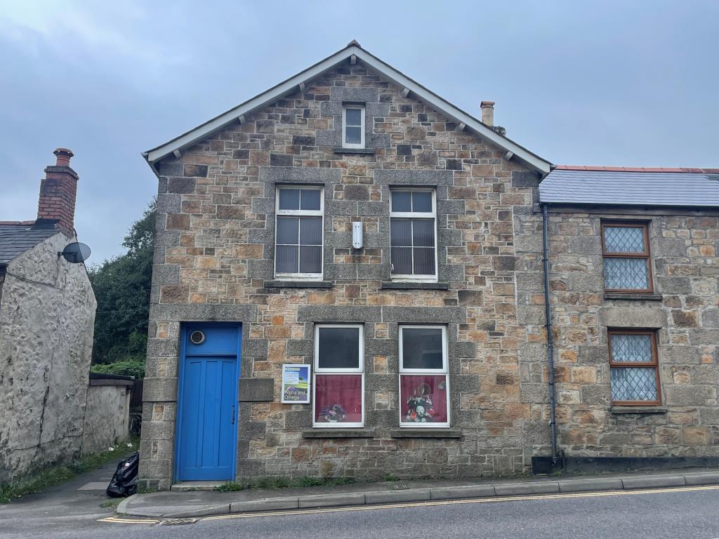 Lot: 140 - FORMER BAPTIST CHURCH - Front elevation of property